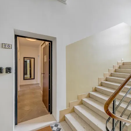 Finn Luxury Apartment
